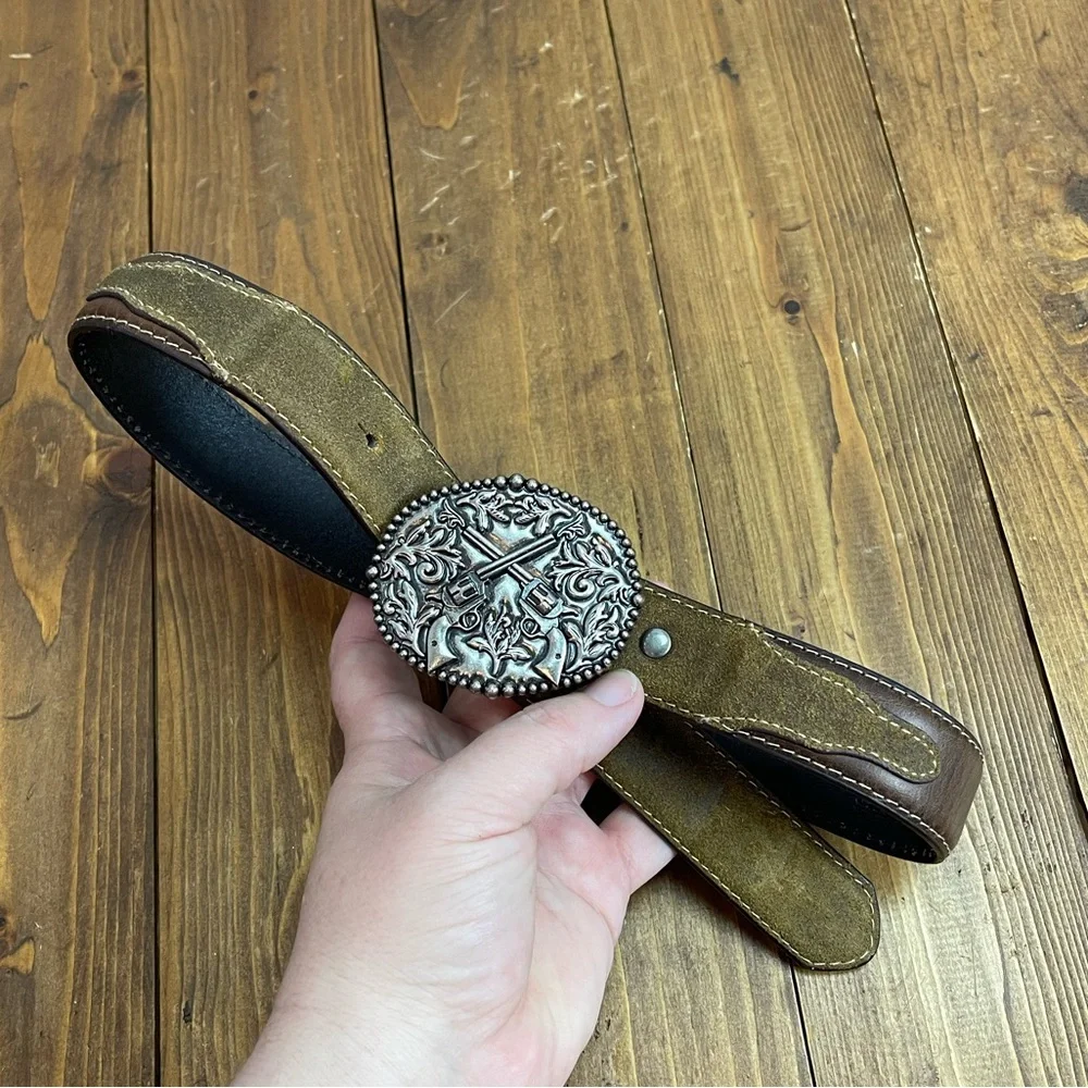 Cody James kids size medium brown leather belt with pistol buckle